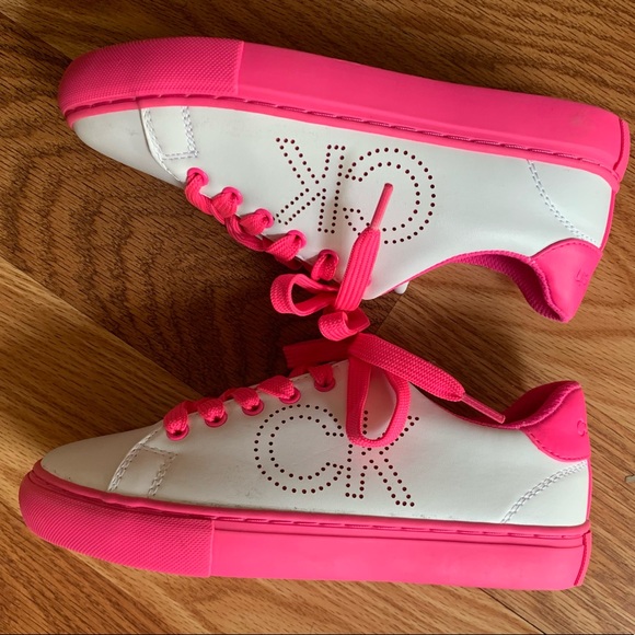 Calvin Klein Sneakers  Size :5 LIKE FIT SIZE :6  23 Cm - Picture 7 of 8